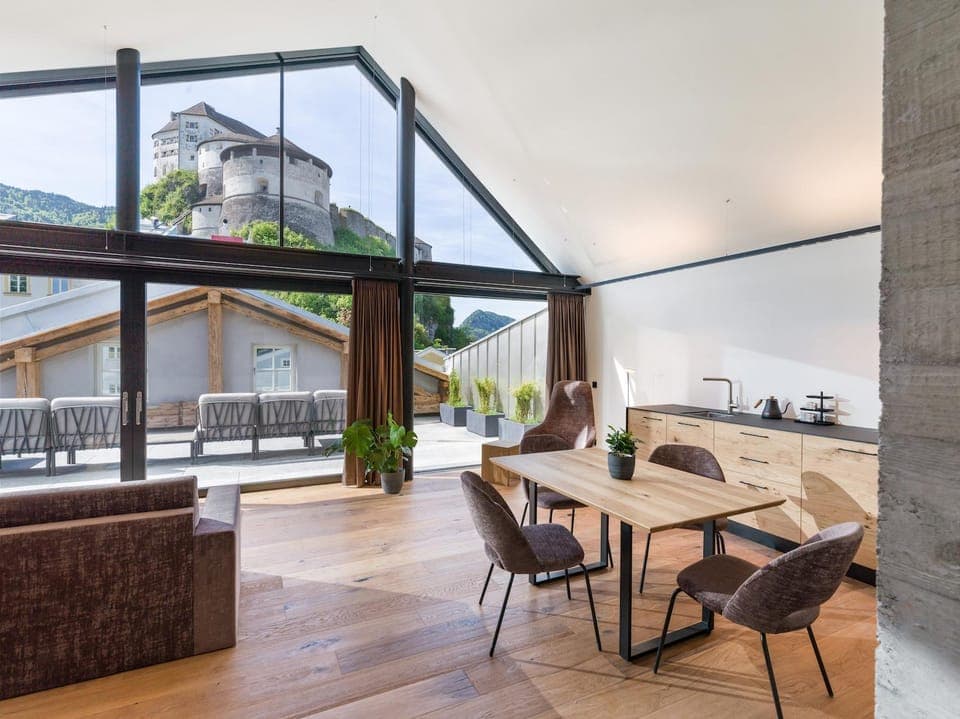 Nearby landmark, Balcony/Terrace, Dining area