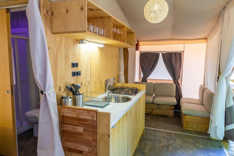 Living room, Dining area