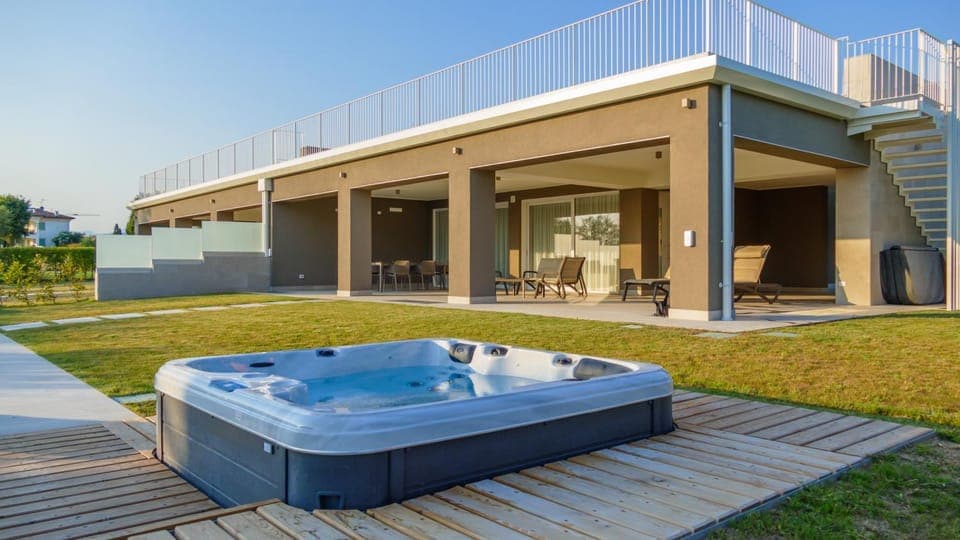 Property building, Swimming pool