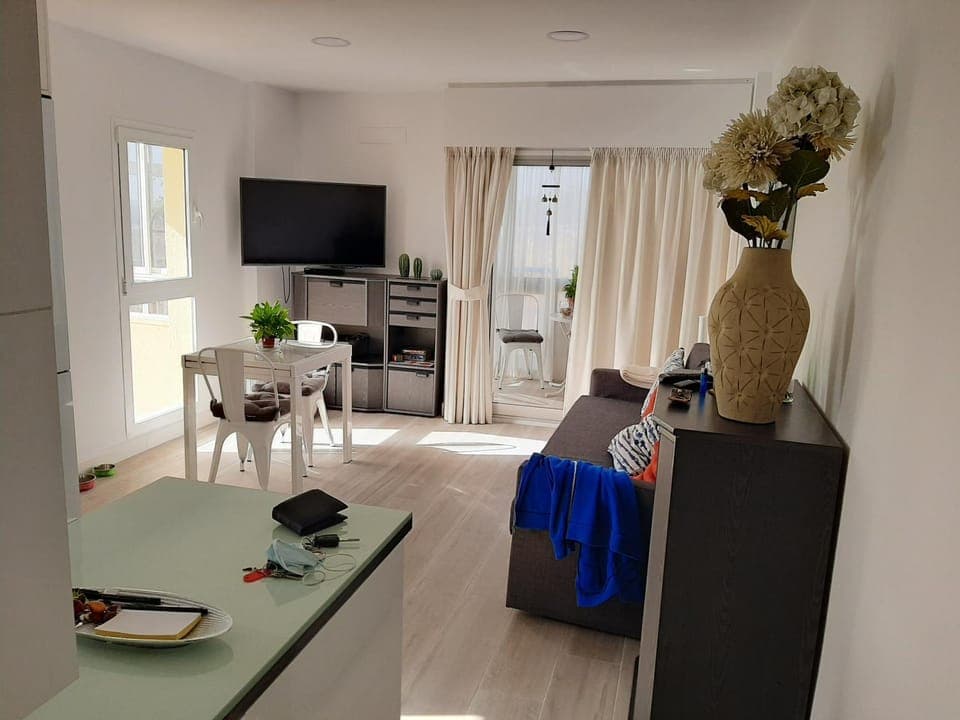 TV and multimedia, Living room, Seating area, Dining area