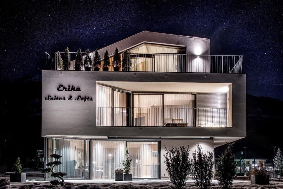 Property building, Facade/entrance