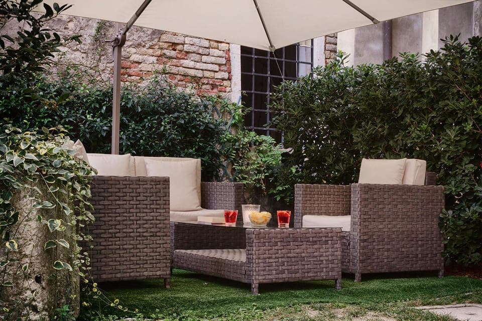 Patio, Garden, Drinks, Alcoholic drinks