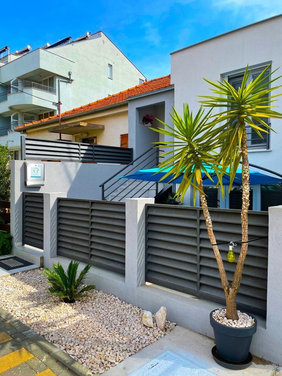 Property building, Facade/entrance