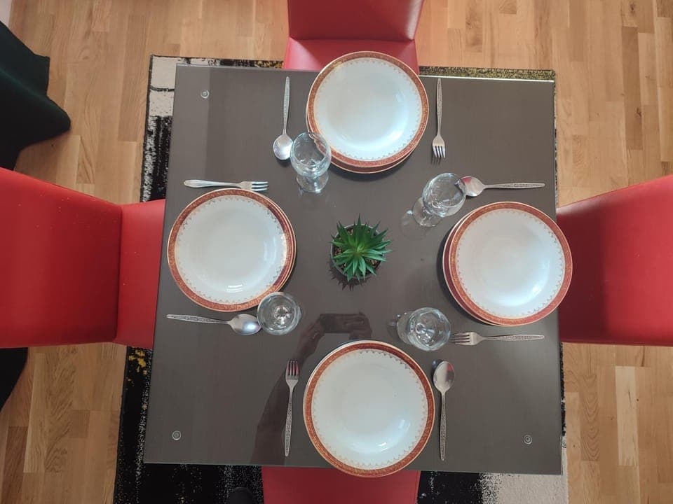 Food and drinks, Dining area