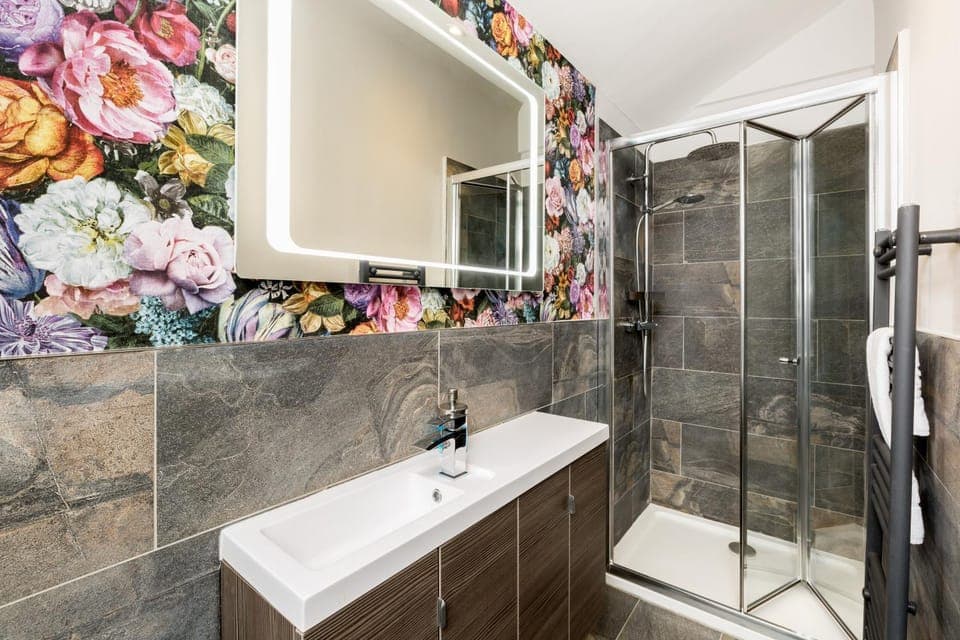 Shower, Bathroom, towels