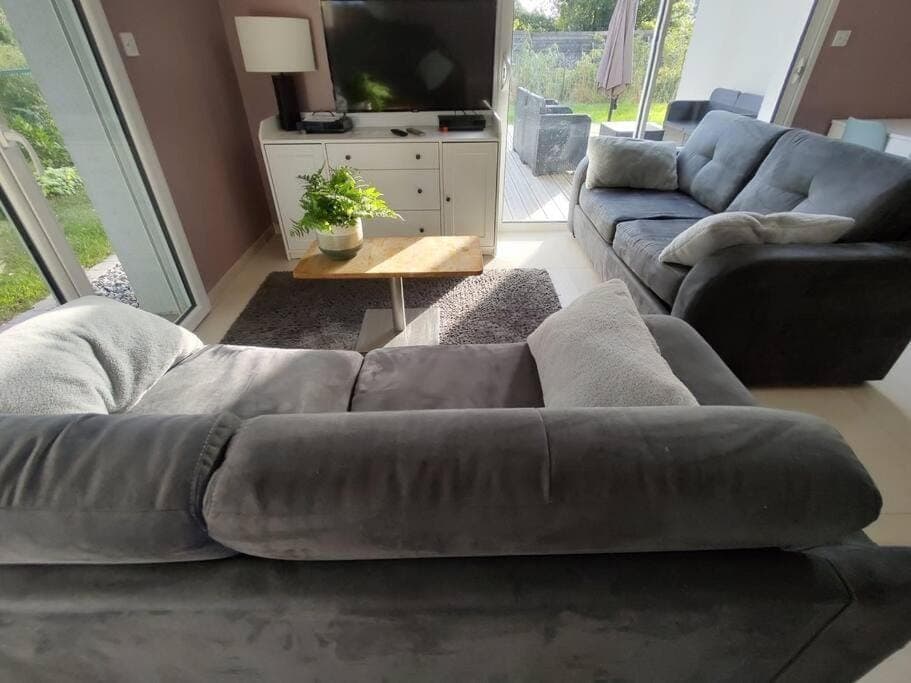 Communal lounge/ TV room