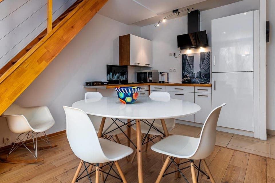 Dining area, Communal kitchen