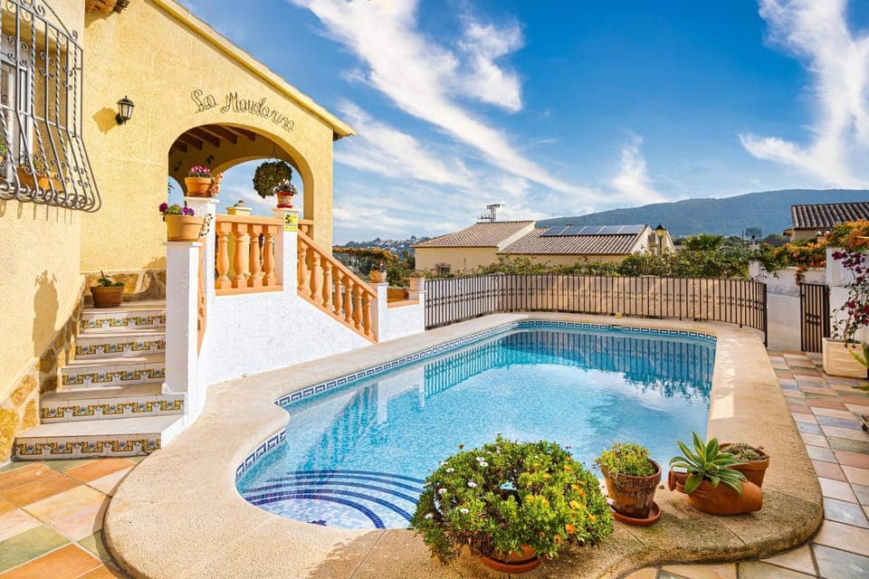 Property building, Swimming pool