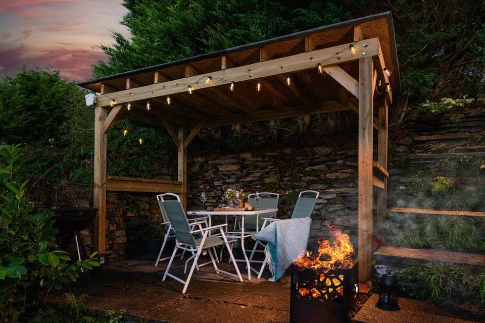 Patio, BBQ facilities