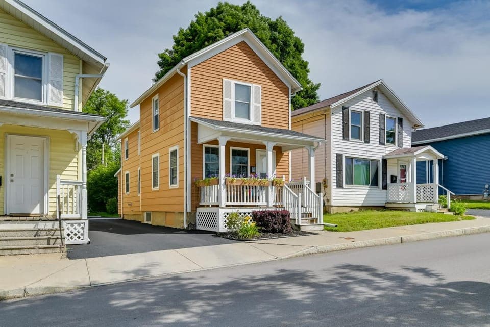 Walk to Parks & Dining: Cozy Canandaigua Home! House in Canandaigua Lake