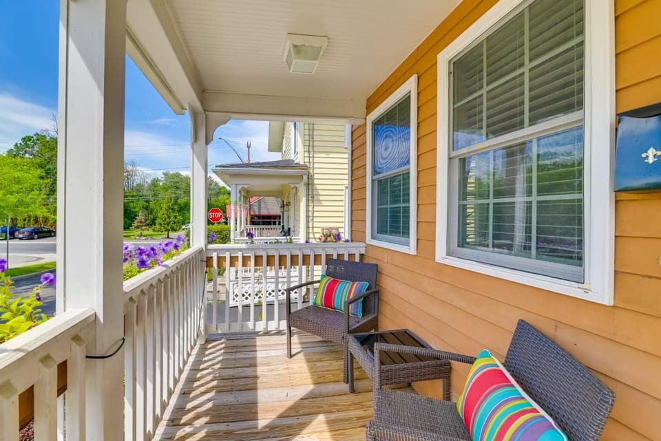 Walk to Parks & Dining: Cozy Canandaigua Home! House in Canandaigua Lake