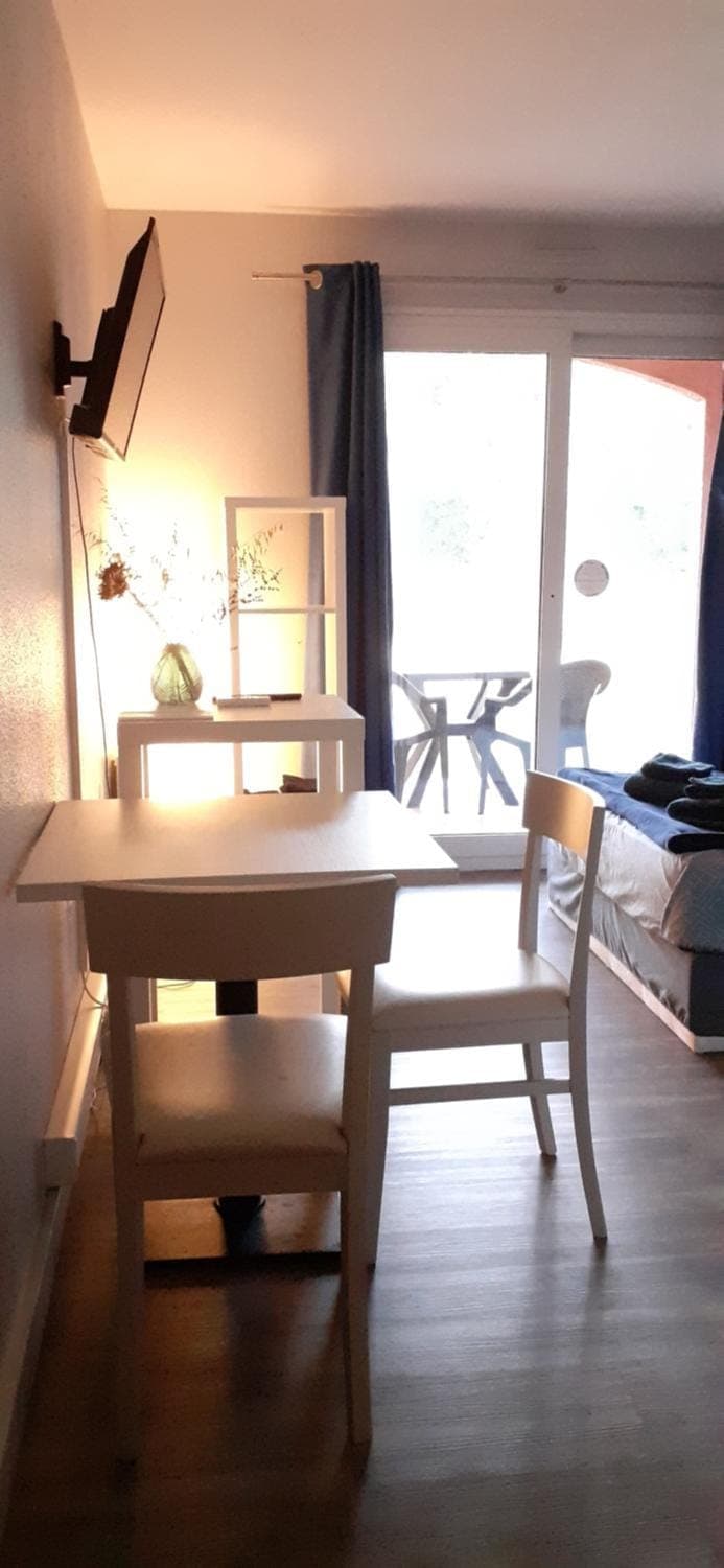 TV and multimedia, Dining area