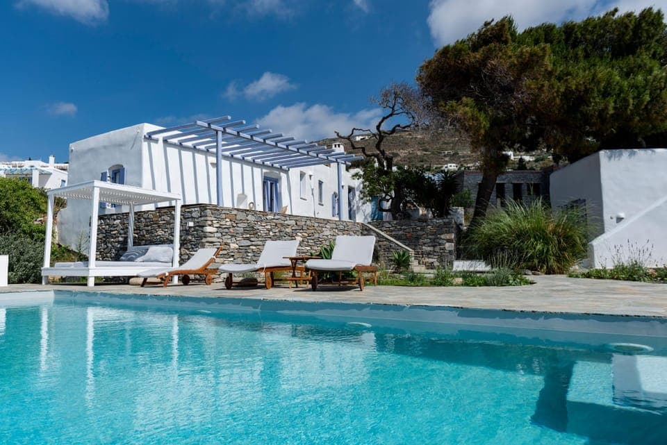 Property building, Pool view, Swimming pool, sunbed