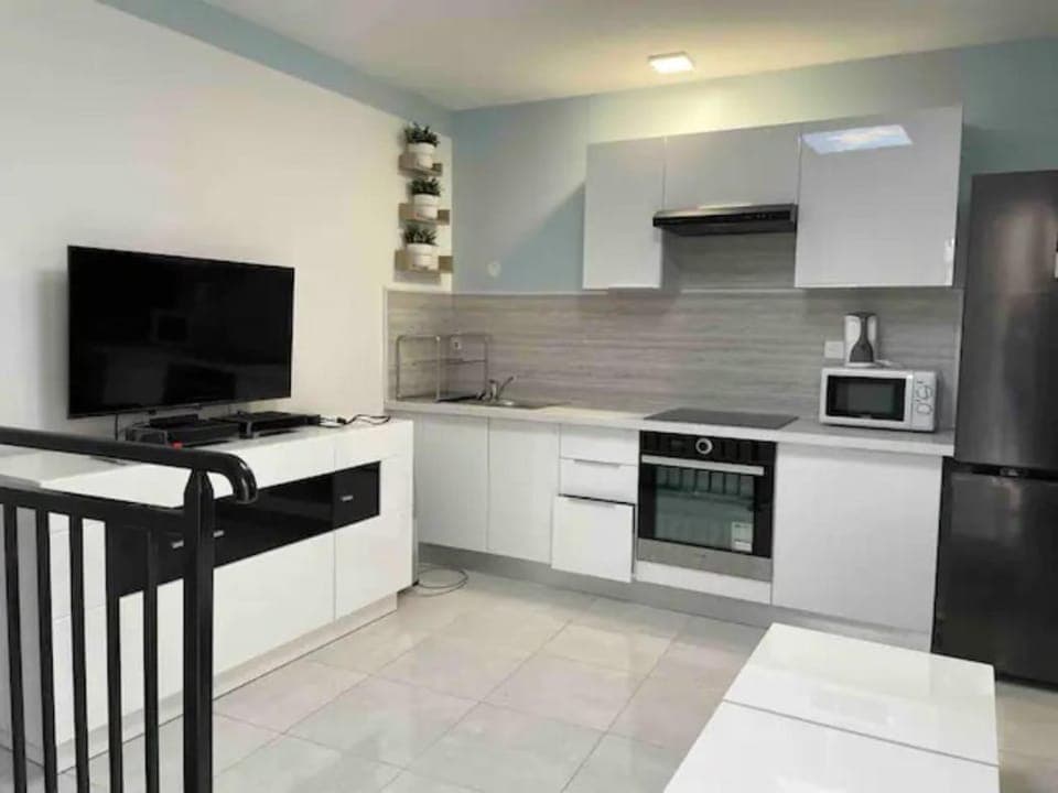 TV and multimedia, Kitchen or kitchenette, Living room