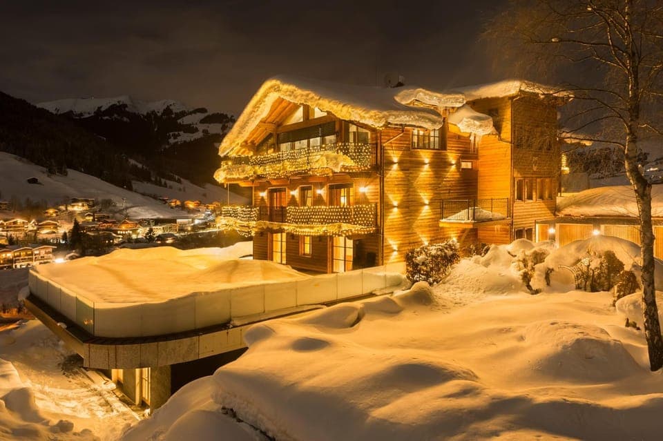 Property building, Neighbourhood, Winter