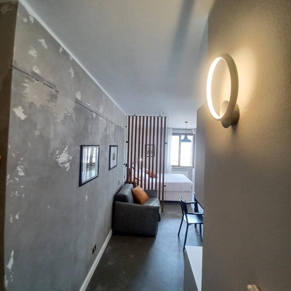 Bed, Living room, Photo of the whole room, Seating area, Bedroom