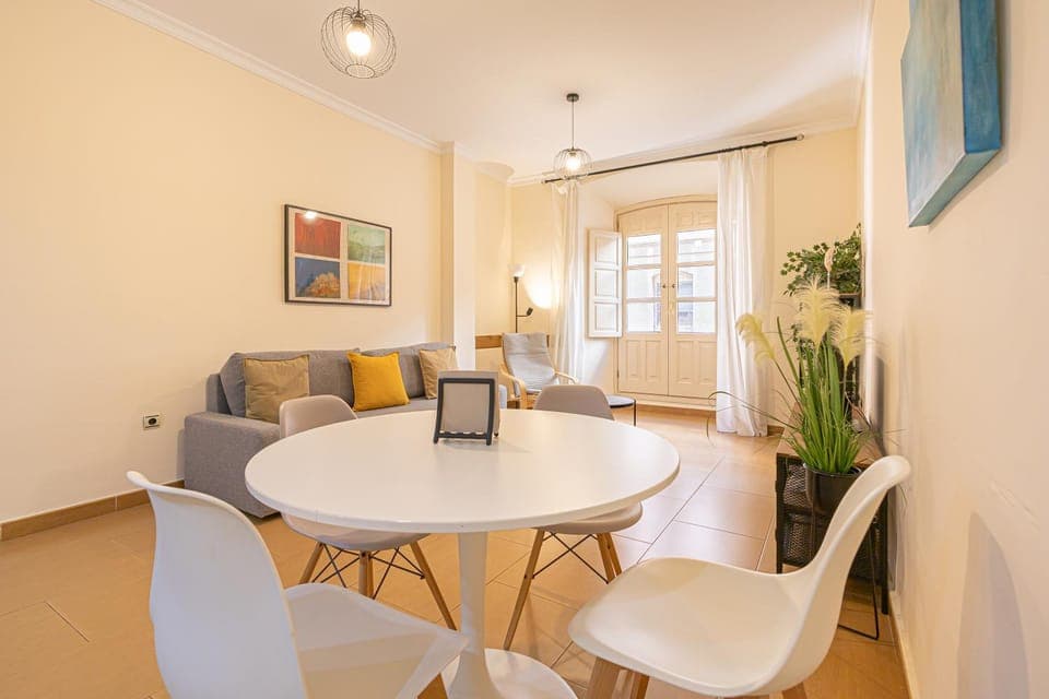 Seating area, Dining area