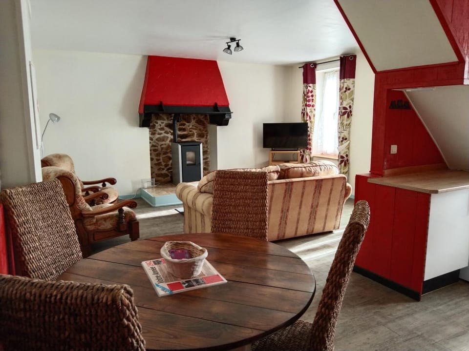 Living room, Dining area