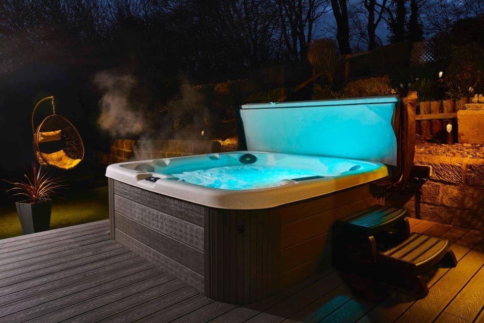 Hot Tub, Hot Tub