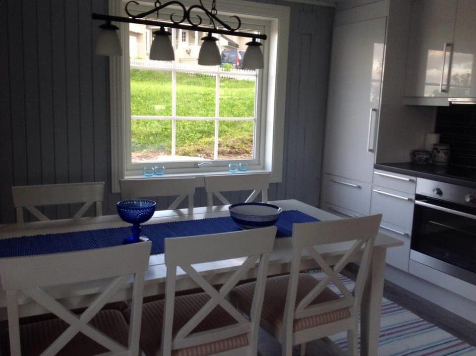 Kitchen or kitchenette, Dining area, kitchen
