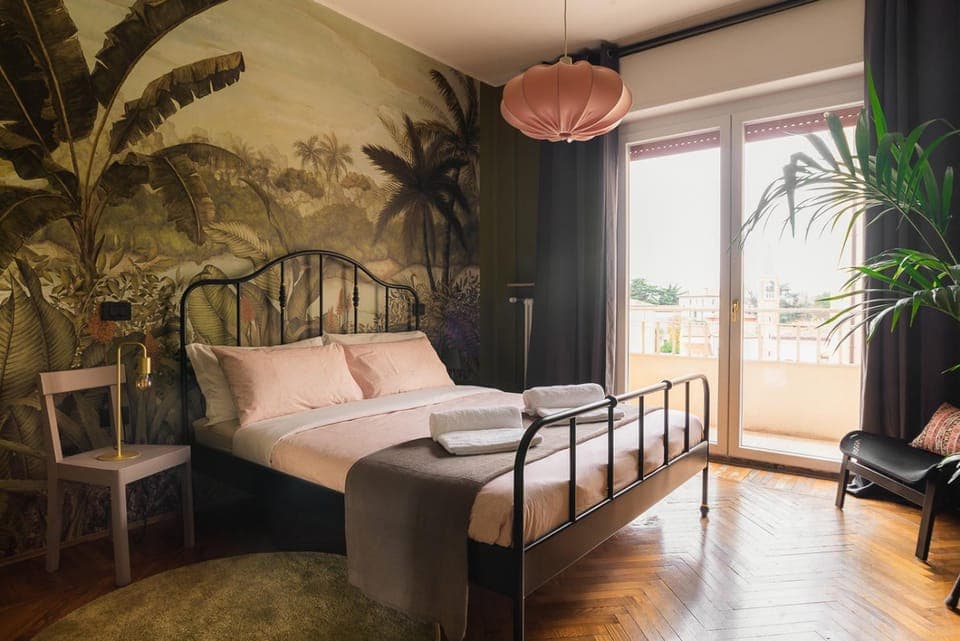 Decorative detail, Bedroom