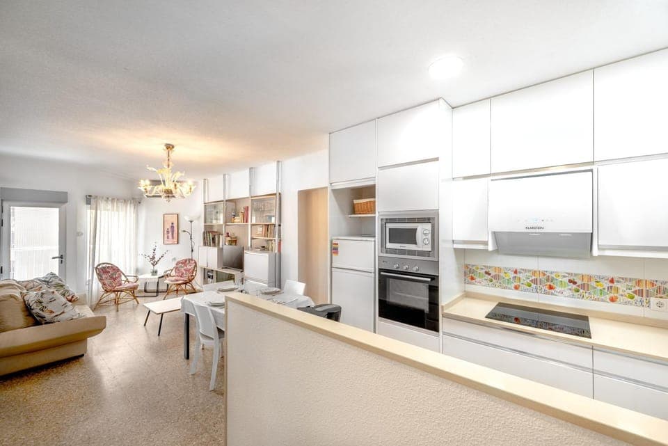 Property building, Kitchen or kitchenette, Living room