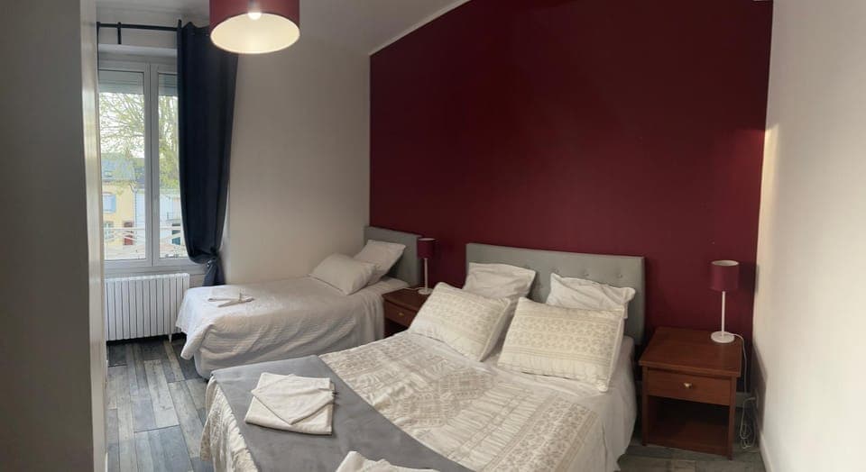 Photo of the whole room, Bedroom