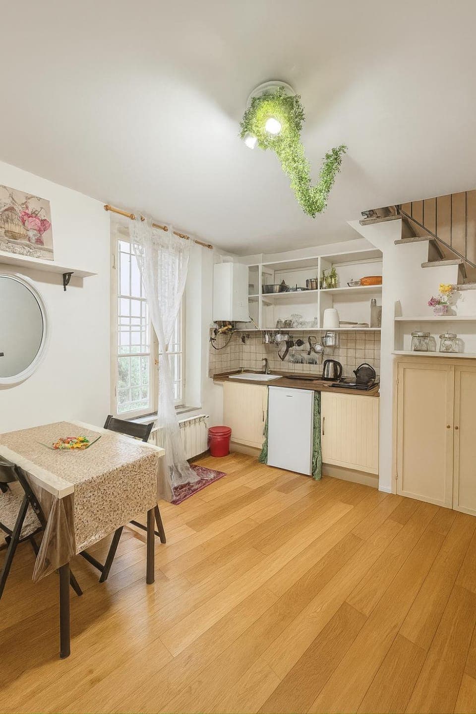 Kitchen or kitchenette, Dining area, stove