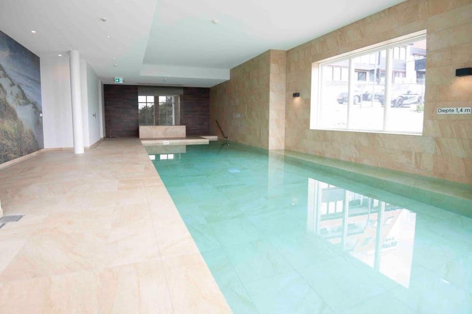 Swimming pool, Swimming pool