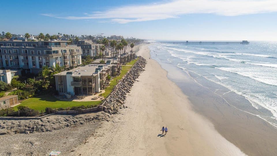 C109 - Sea Breeze - On-the-Sand House in Oceanside