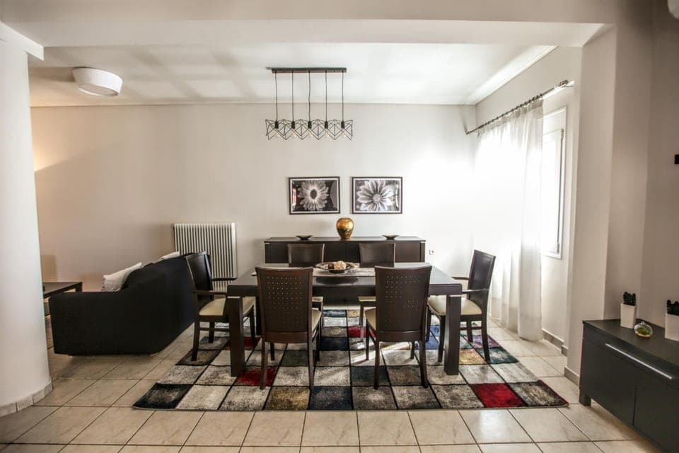 Living room, Dining area