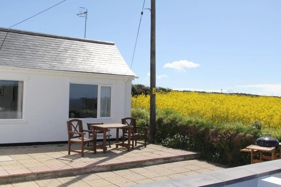 Property building, Patio, Sea view