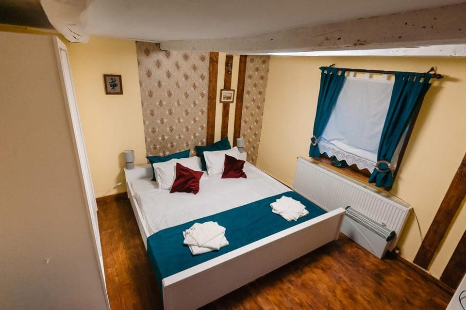 Bed, Photo of the whole room