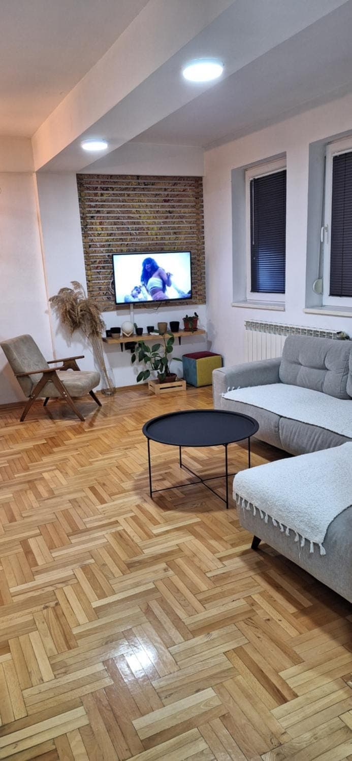 TV and multimedia, Seating area