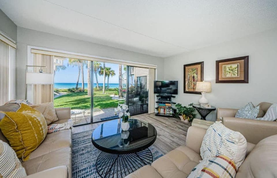 Beachfront Aldea 5 House in Belleair Beach