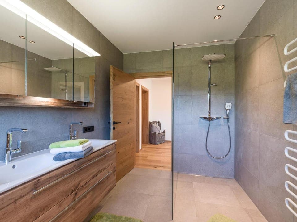 Shower, Bathroom, towels