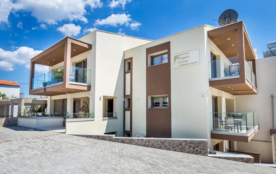 Property building, Facade/entrance, Property logo or sign