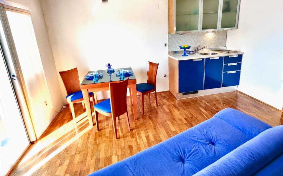 Kitchen or kitchenette, Living room, kitchen