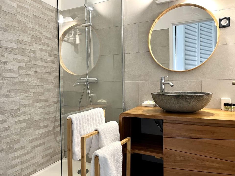 Shower, Bathroom