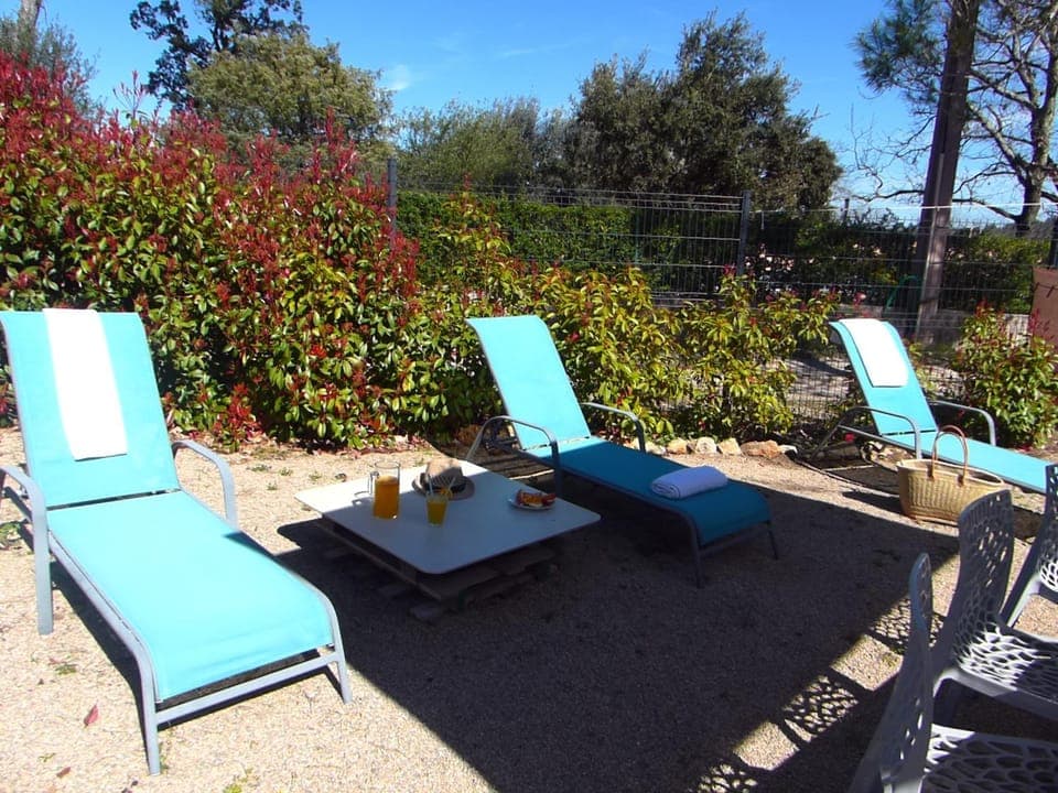 Patio, Day, Garden, Living room, Seating area, Garden view