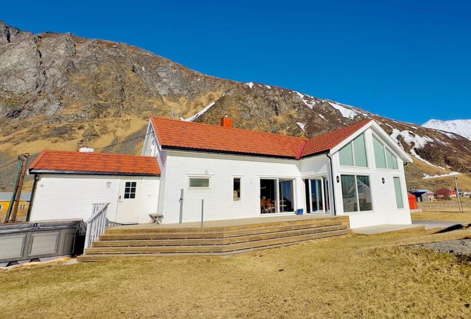 Property building, Day, Natural landscape
