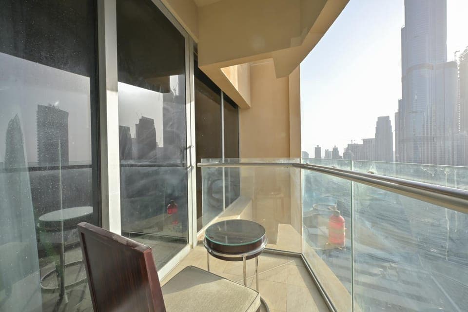 Balcony/Terrace, Street view