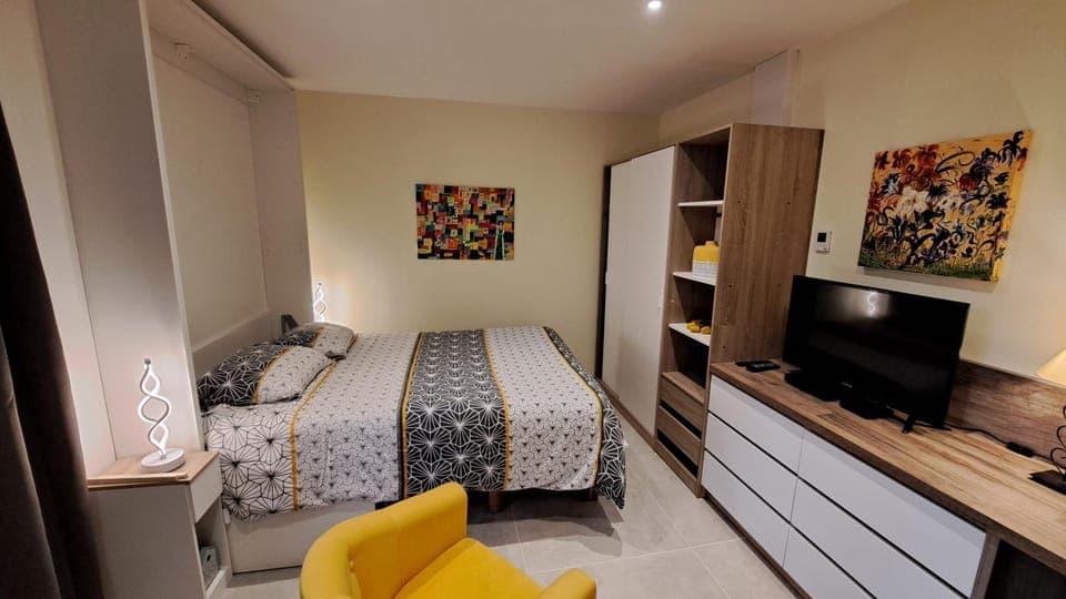 Communal lounge/ TV room, Living room, Seating area