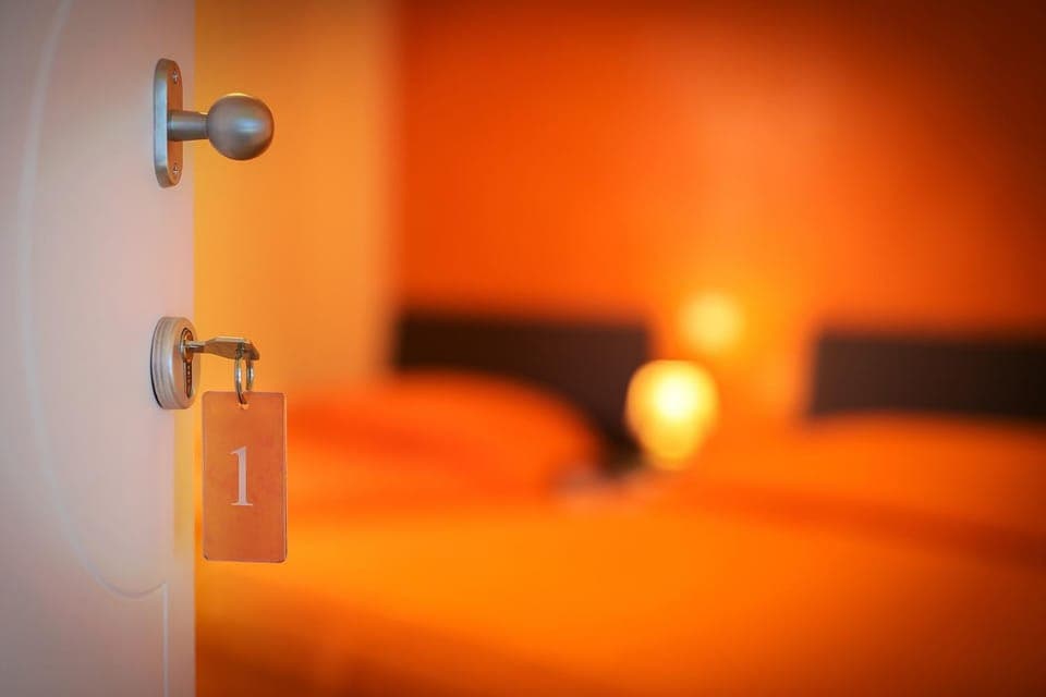 Bed, Drinks, Alcoholic drinks