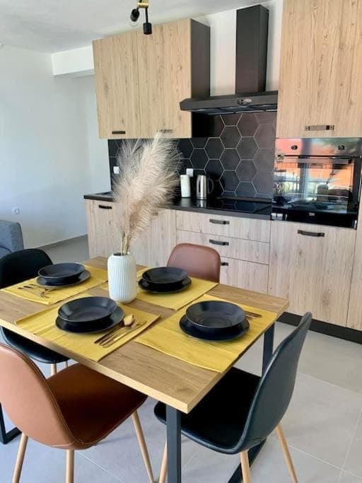 Sea View Apartment - first row to the beach Apartment in Zadar County