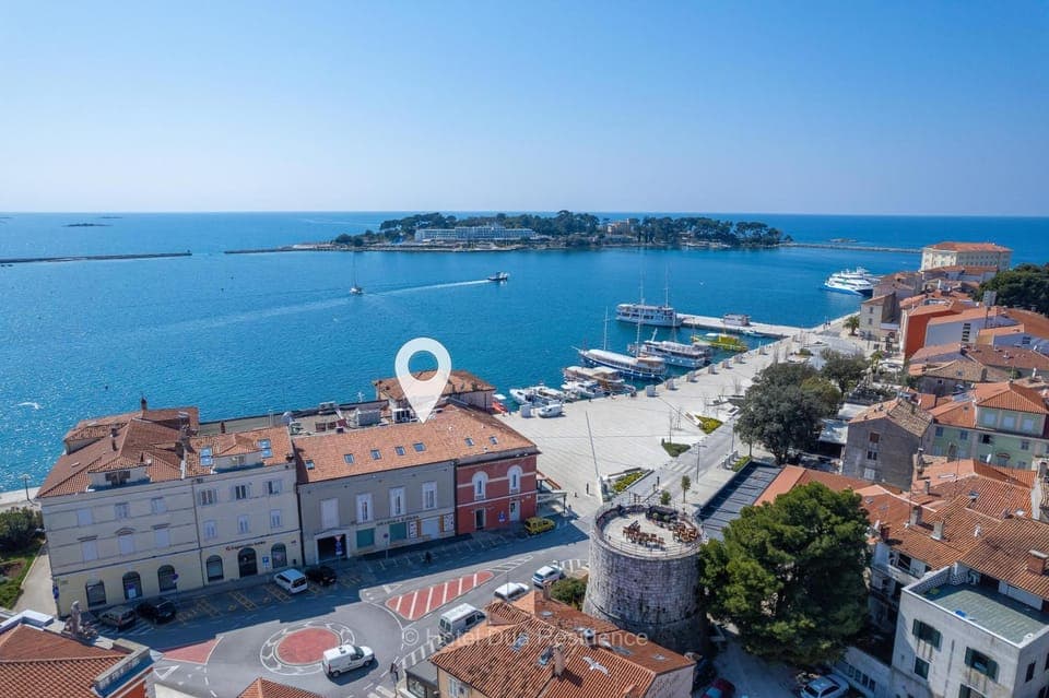 Property building, Day, City view, Sea view, Street view, Location