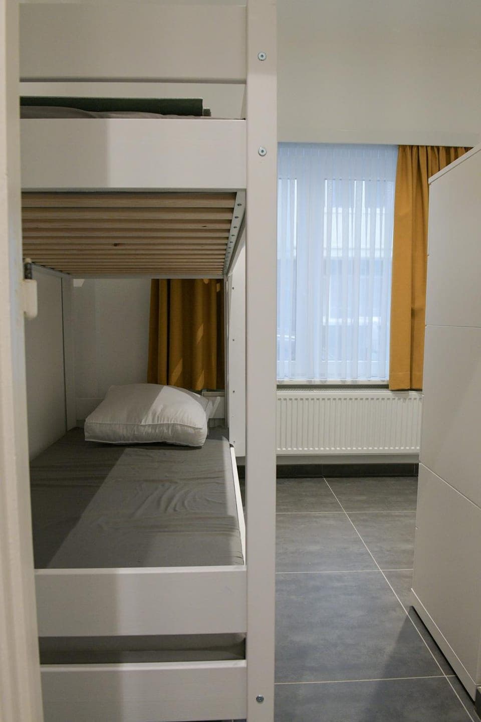 Bedroom, bunk bed