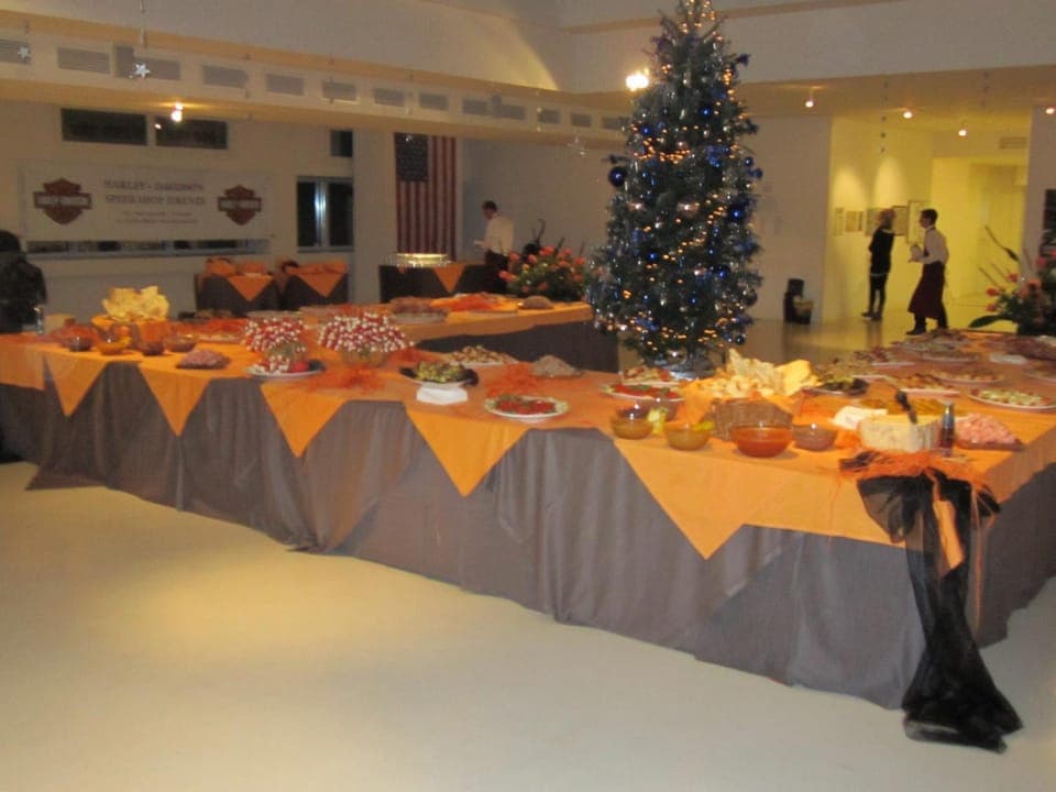 Business facilities, Meeting/conference room, Food, Meals