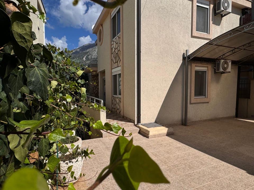 Property building, Garden