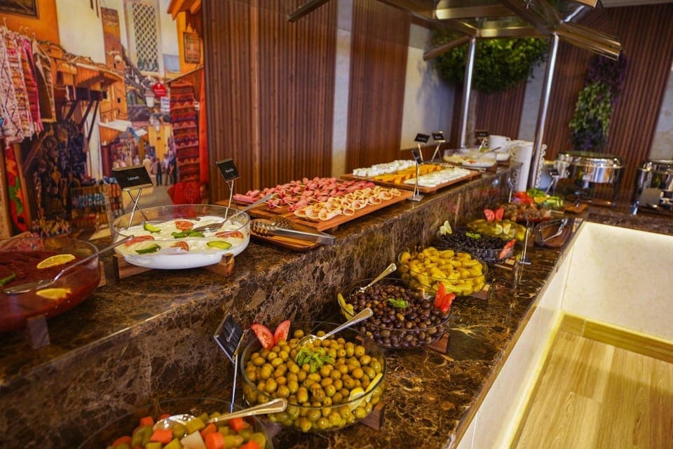 Restaurant/places to eat, Food and drinks, Food, Buffet breakfast